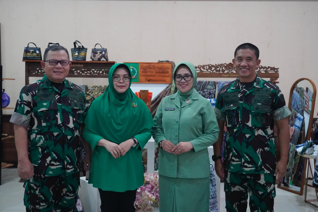 Merajut Harapan dengan Sasirangan, Kisah Humanis Persit yang Menjaga Warisan dan Menguatkan Kemandirian