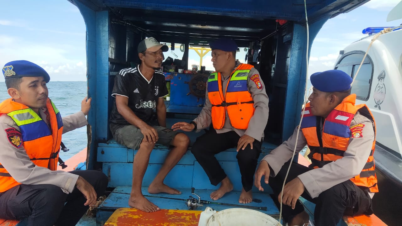 Patroli Satpolairud Polres Kepulauan Seribu Tingkatkan Keselamatan Nelayan dan Antisipasi Kejahatan Laut