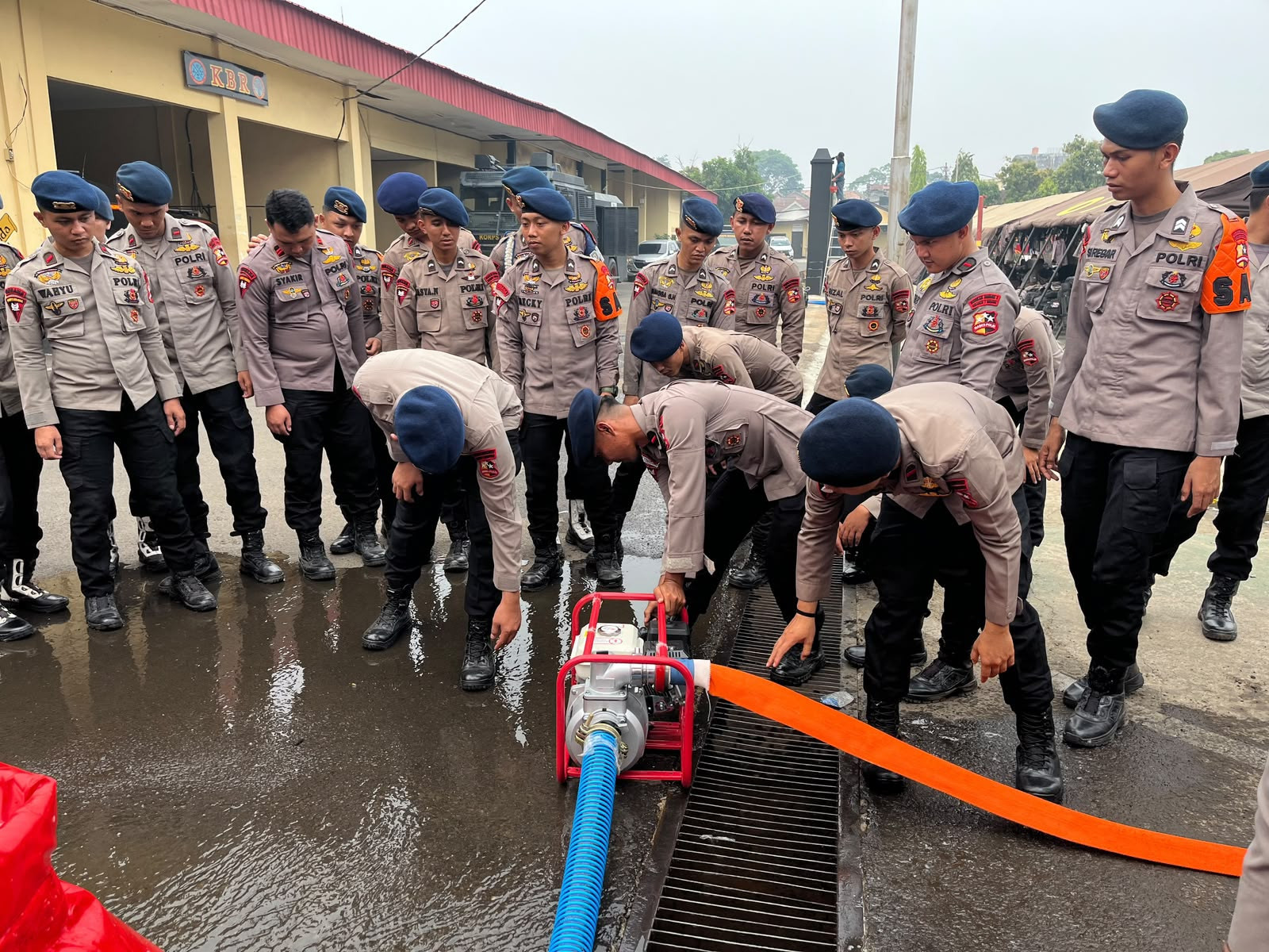 Tiba di Sumsel, 200 Personel Brimob BKO Jalani Pembekalan Sebelum Tangani Karhutla
