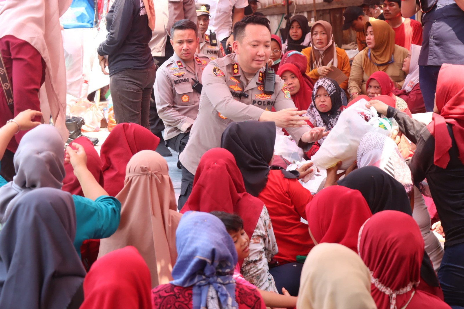 May Day, Polres Tangsel Gelar Aksi Simpatik Dengan Kunjungan ke Buruh PT. GII
