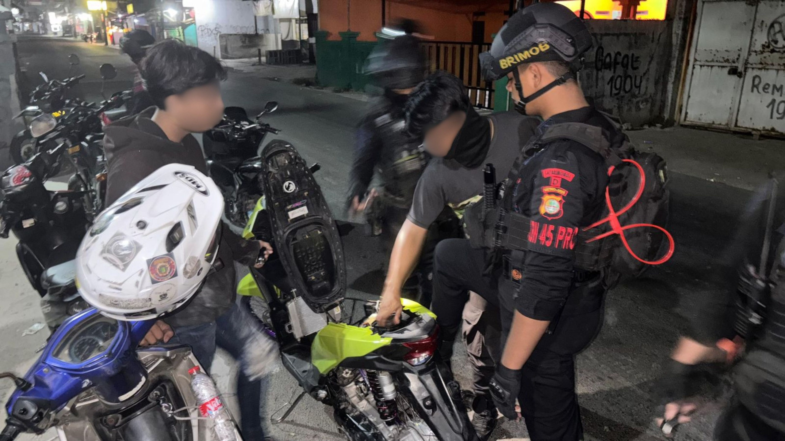 Patroli Brimob PMJ Amankan 3 Remaja Diduga Hendak Balap Liar di Bekasi
