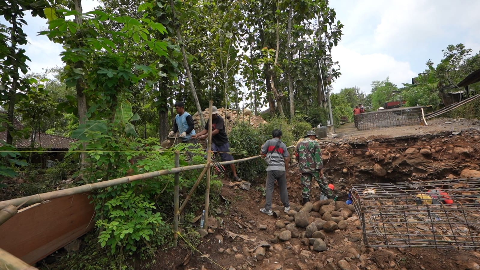 Menanti 20 Tahun, Warga Desa Nglembu Boyolali Segera Punya Jembatan Gantung Permanen