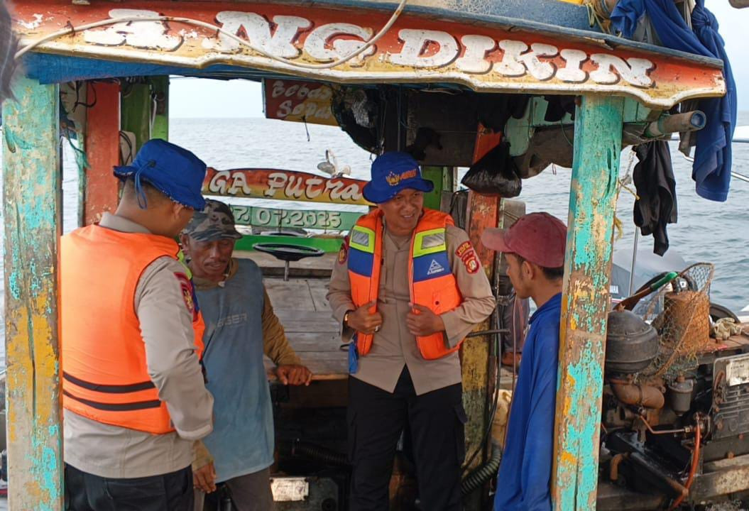 Jakarta On The Spot, Satpolairud Polres Kepulauan Seribu Sambangi Penjaga Pulau dan Sosialisasikan Layanan Polisi 110