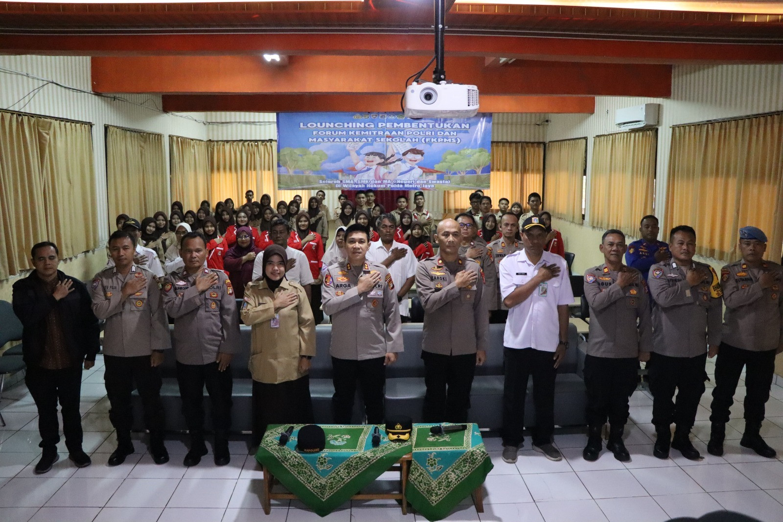 Kapolres Kepulauan Seribu Hadiri Launching Forum Kemitraan Polisi dan Masyarakat Sekolah di SMAN 69 Pulau Pramuka