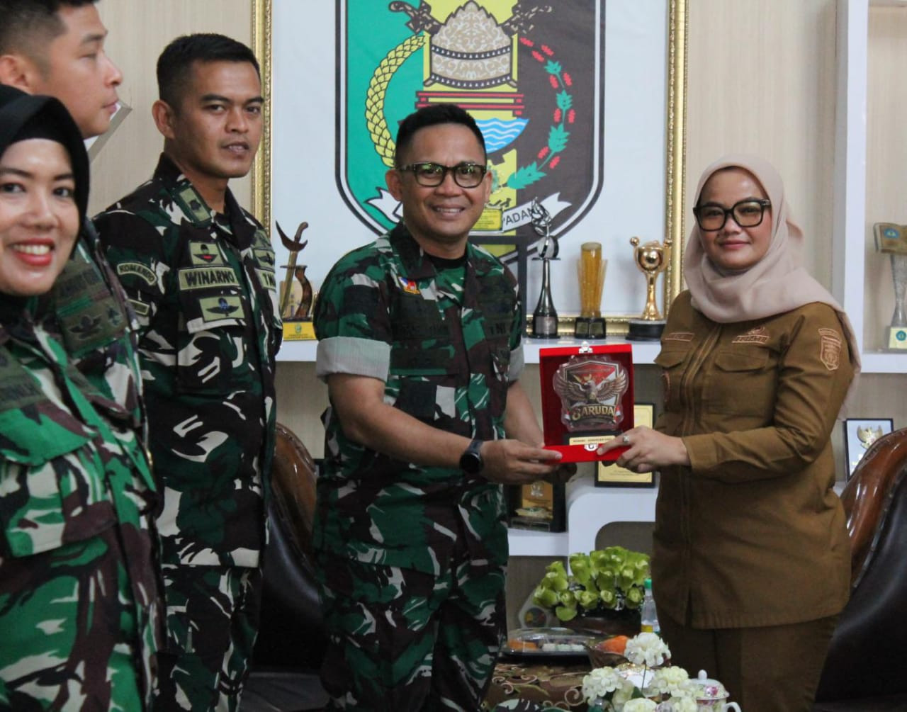 Cari Solusi Karhutla, Tim KKL Seskoad Gelar Dialog Dua Arah dengan Warga Lampung Timur