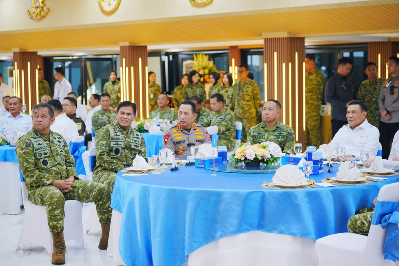 Kapolri Bersama Menko Polkam dan Pimpinan Lembaga Negara Perkuat Kebersamaan di Mabes TNI AL