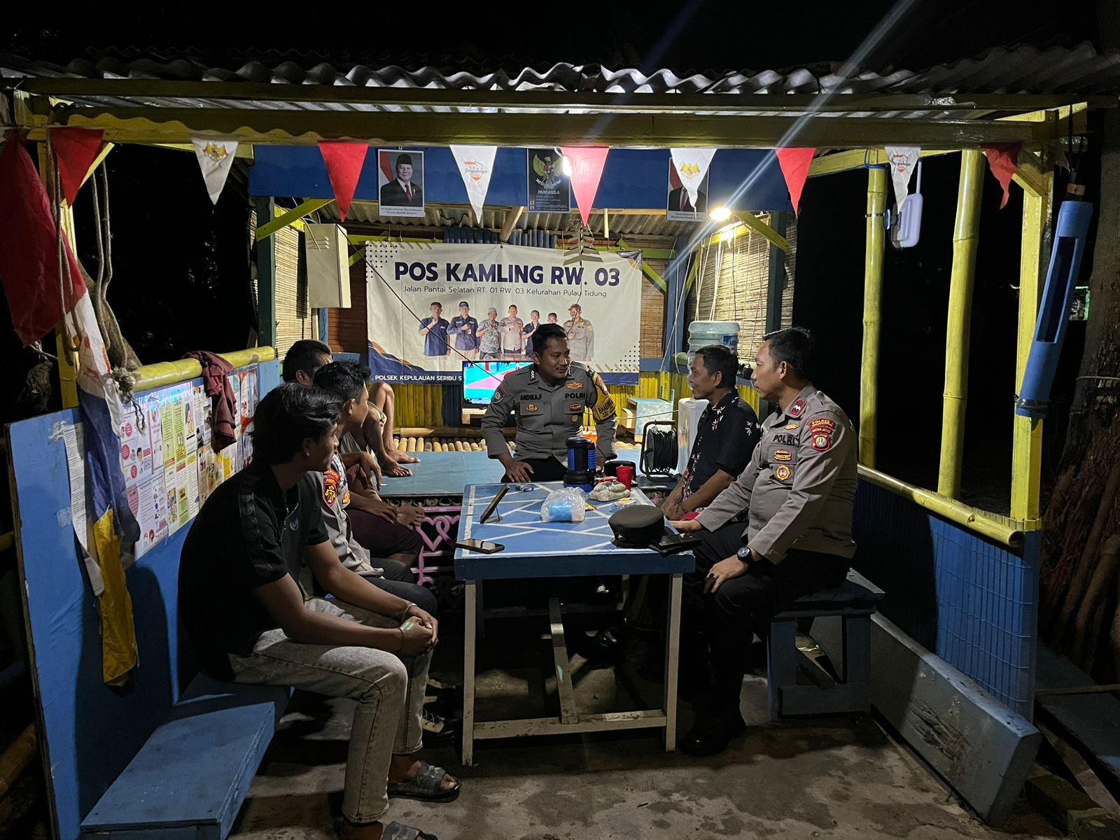 Patroli Malam Ramadhan, Polsek Kepulauan Seribu Selatan Bersama TNI dan Satpol PP Perkuat Siskamling Cegah Gangguan Kamtibmas