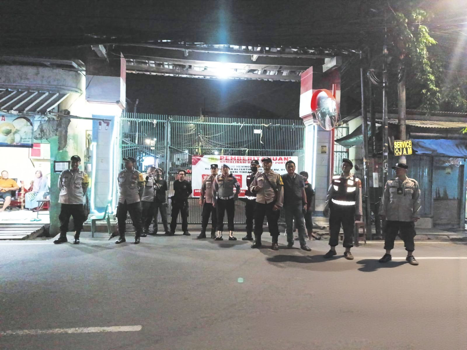 Patroli Gabungan Polsek Cilincing dan Satpol PP Digelar Tengah Malam, Sasar Titik Rawan Tawuran