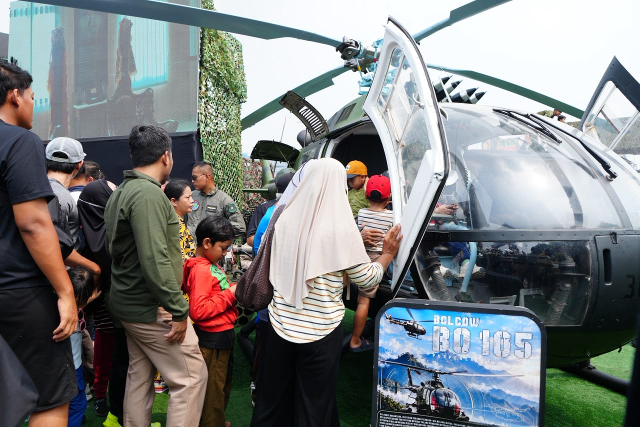 TNI Gelar Pameran Alutsista Tiga Matra di Silang Monas