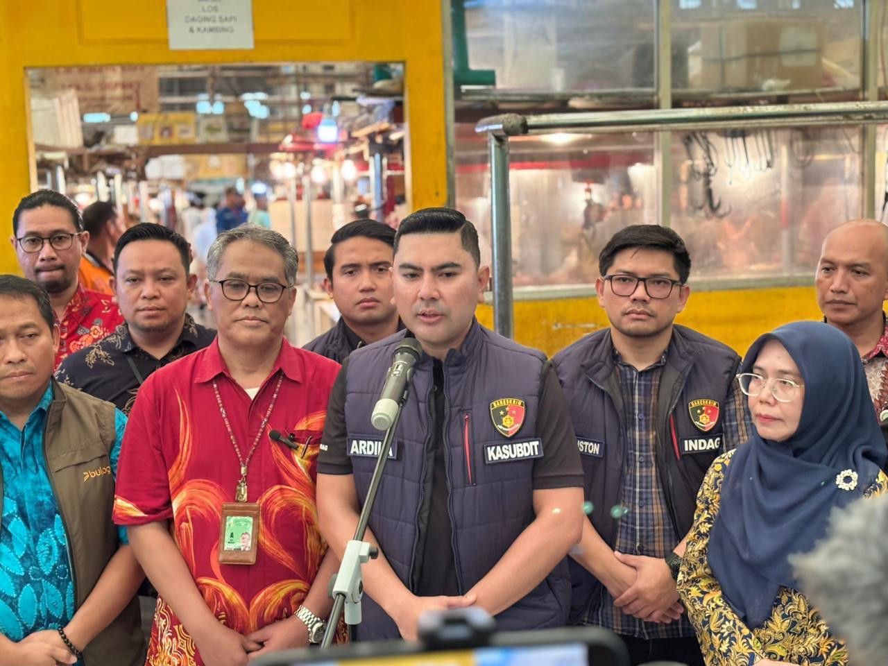 Polisi Melakukan Pengecekan harga pangan khususnya Komiditi Beras di Jakarta Utara dan Kepulauan Seribu