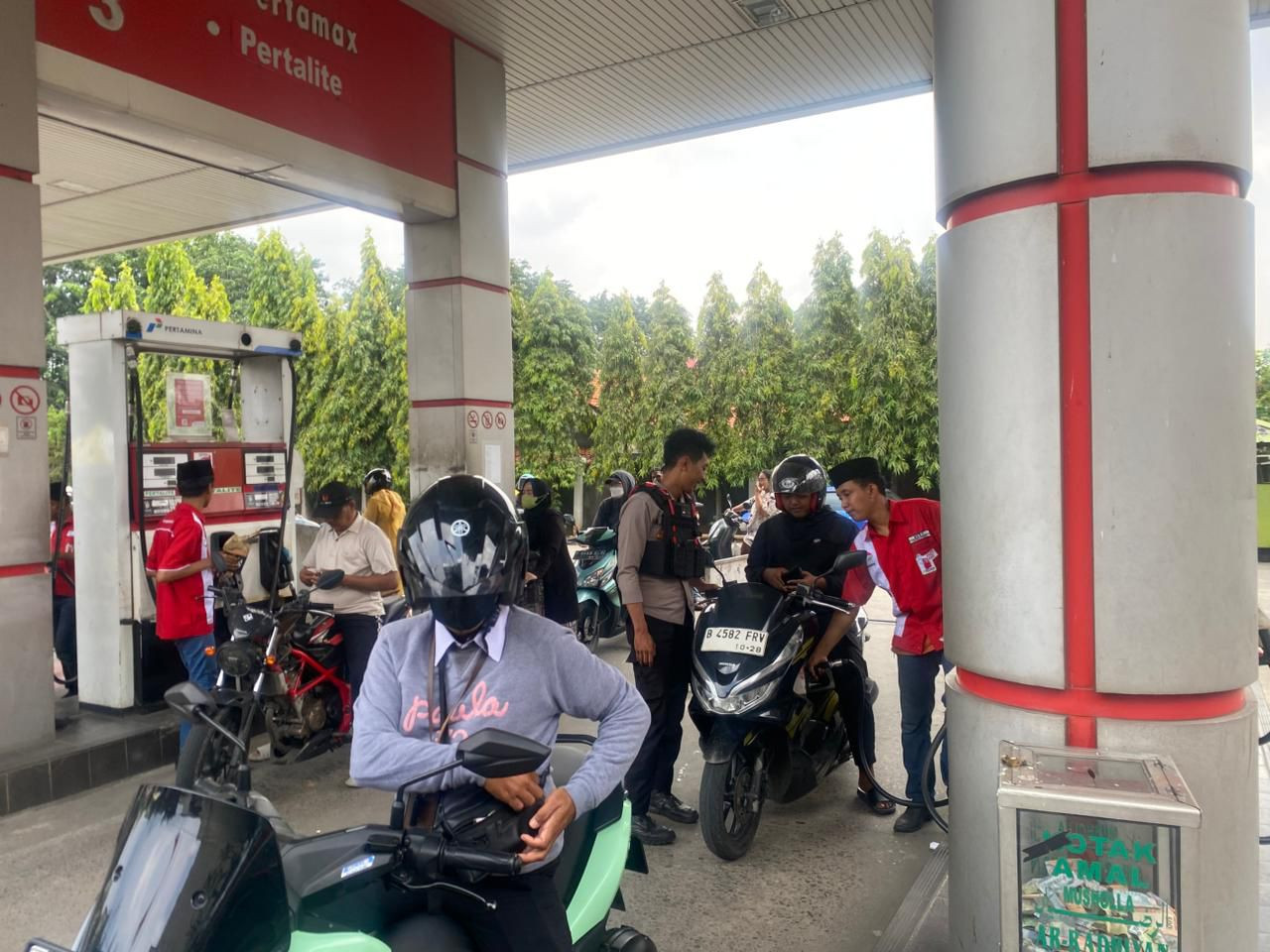 Tim Perintis Presisi Polres Metro Bekasi Kota Sambangi SPBU Pangeran Jayakarta, Pastikan Stok Aman