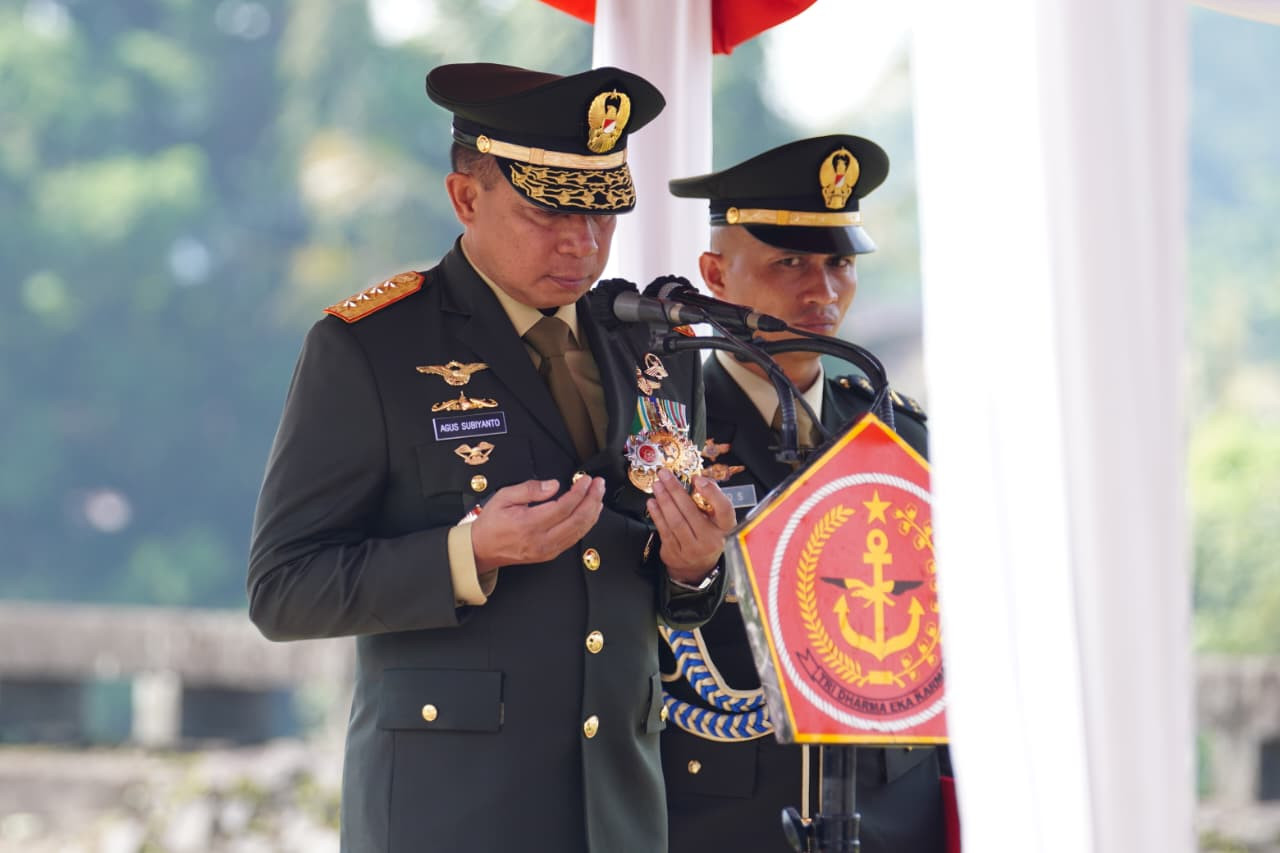 Bentuk Penghormatan Negara, Panglima TNI Pimpin Upacara Pemakaman Militer