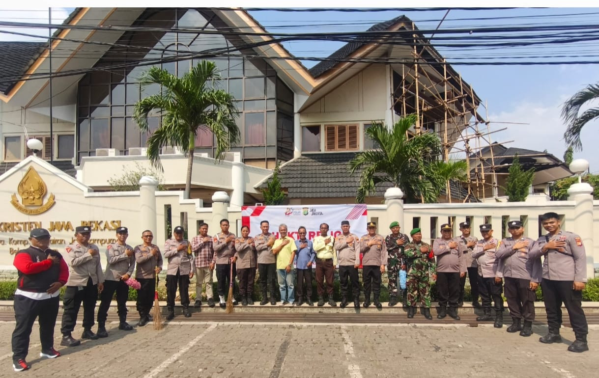 Bhakti Religi Polres Metro Bekasi Kota di Gereja Kristen Jawa Bekasi Barat Sambut HUT Bhayangkara ke-80